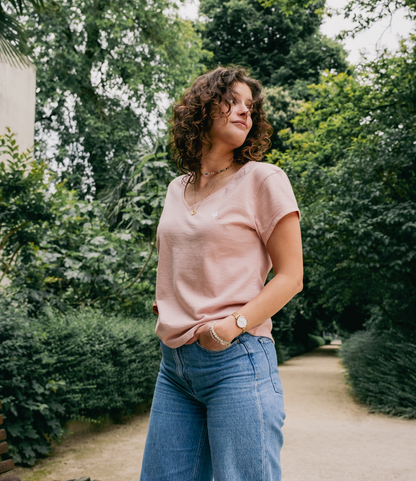 T-shirt femme col en V élégant